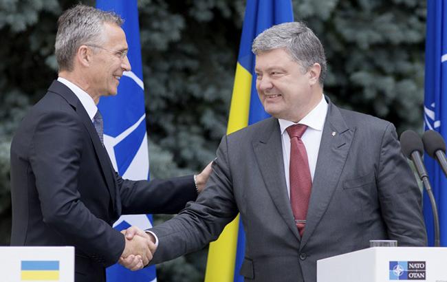 Порошенко прибыл в Брюссель для участия в саммите НАТО