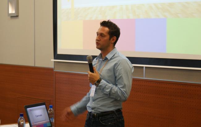 Роскомнадзор потребовал у Twitter разъяснений записи его сотрудника о Путине