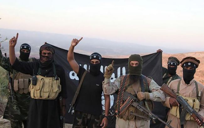 AP: задержанный боевик ИГИЛ заявил о поставках оружия через Украину