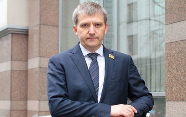 Строительство аэропорта в Днепре: нардепа Демченко уличили в лоббировании "Альтис-констракшн"