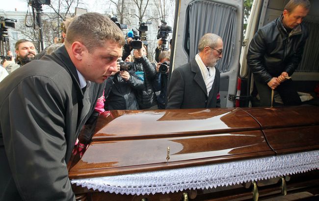 Вороненкова похоронили на Зверинецком кладбище в Киеве
