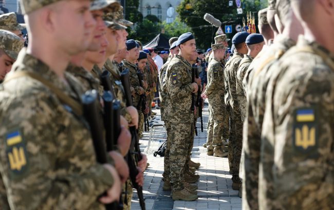 Грошова допомога військовим після звільнення зі служби: кому та скільки виплачують