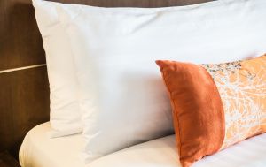 Ваша наволочка грязнее, чем кажется: вот как часто ее надо стирать