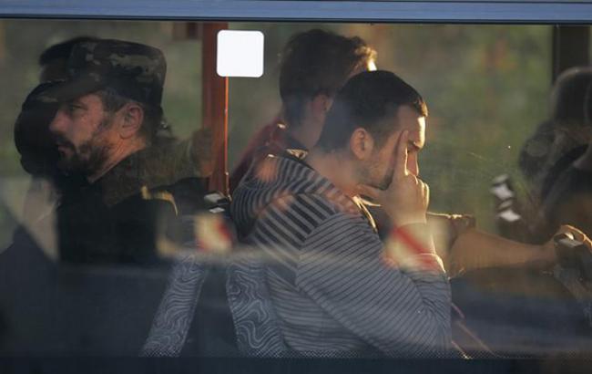 Из плена боевиков освобождены 11 украинских военных, - МВД