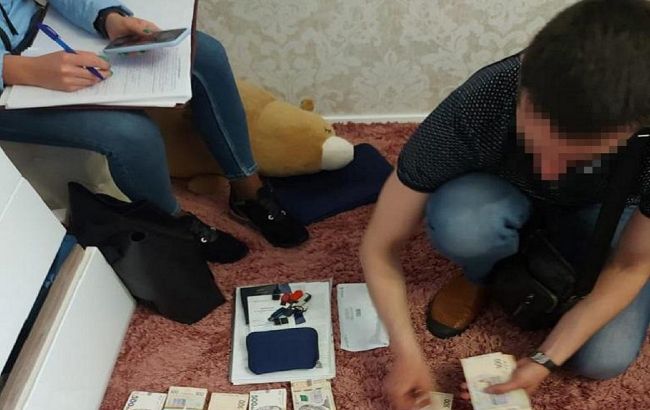 В Киеве задержали мошенника, фиктивно &ldquo;женившего&rdquo; иностранцев с украинками