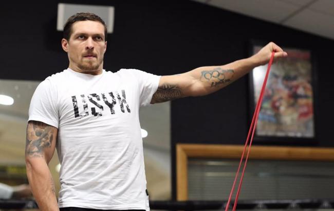 Усик и Беллью провели открытую тренировку в Манчестере