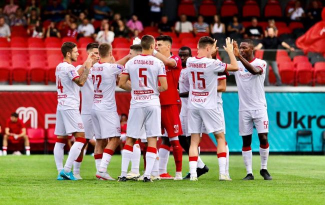 Участник еврокубков неожиданно отстранил от тренировок звезду команды: известна причина