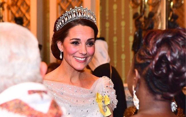 Кейт Миддлтон совершила незапланированный выход в свет в роскошном платье от Alexander McQueen