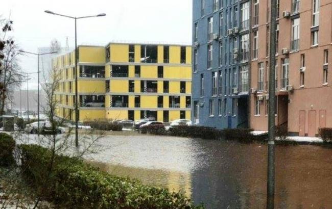 В "Киевводоканале" сообщили о ходе ликвидации прорыва на Регенераторной