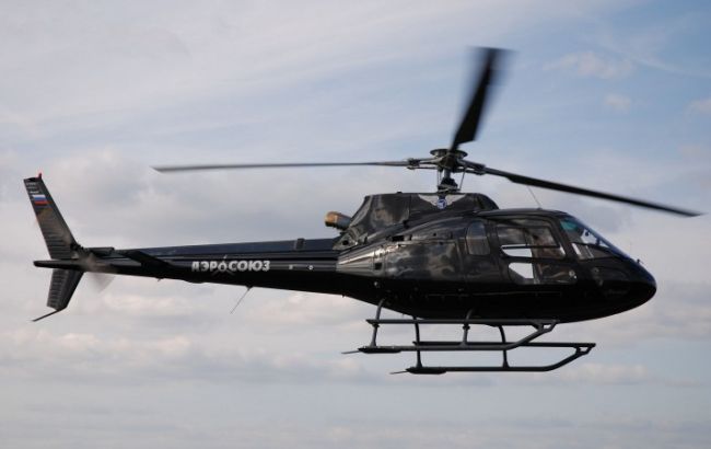 В России вертолет упал в озеро, на борту было 2 человека