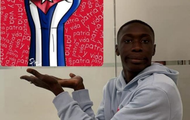 Найпопулярнішого тіктокера світу затримали в США: що сталось