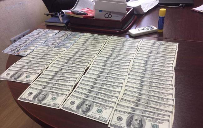 В Киеве задержали адвоката за попытку дать взятку прокурору