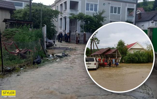 На Закарпатье размыло дороги и затопило дома: видео бушующей стихии
