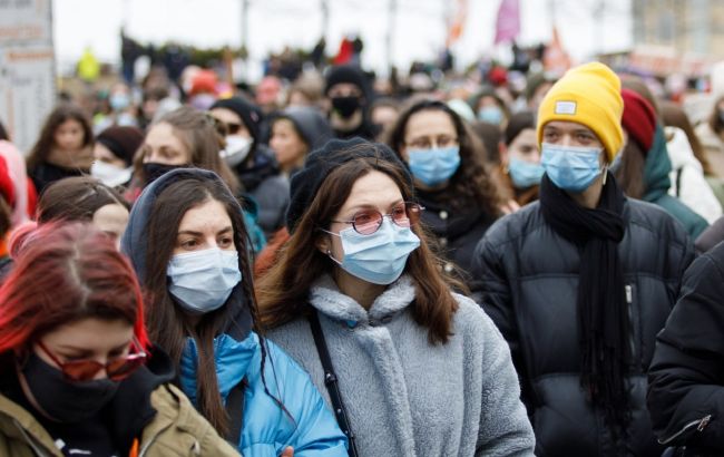 В Ровенской области обсуждают введение "красной" зоны. Под ОГА уже протестуют