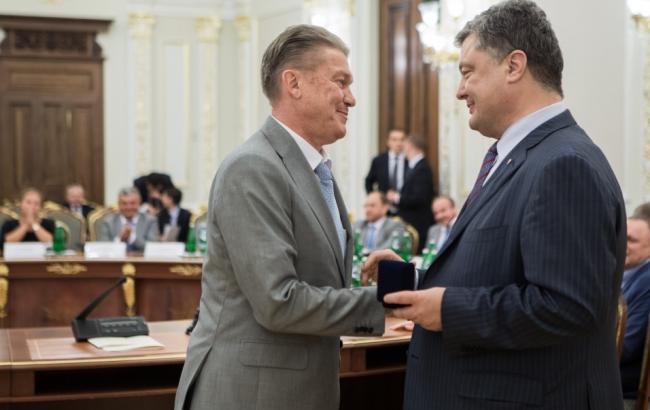 Порошенко нагородив орденами гравців ФК "Динамо" 1986 року