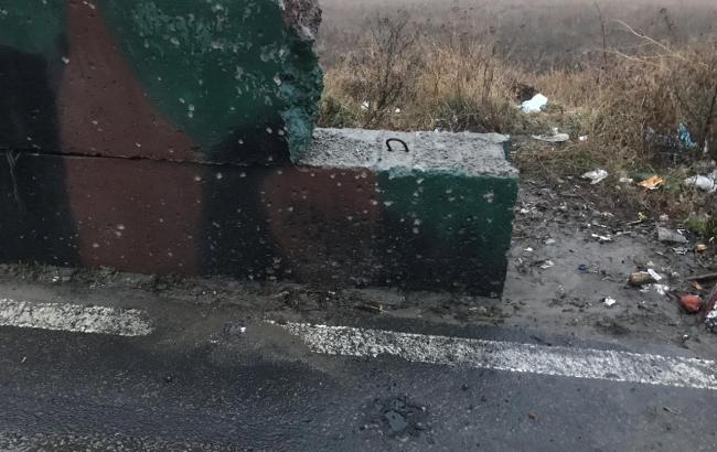 В штабе ООС показали последствия обстрела в районе КПВВ "Марьинка"