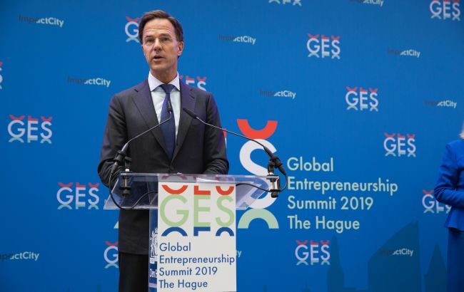 Правительство Нидерландов ушло в отставку после скандала с пособиями для детей