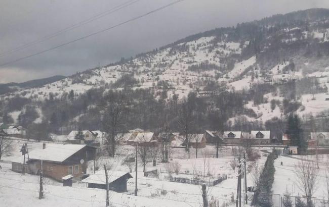 В Карпатах высота снежного покрова местами достигает почти 40 см