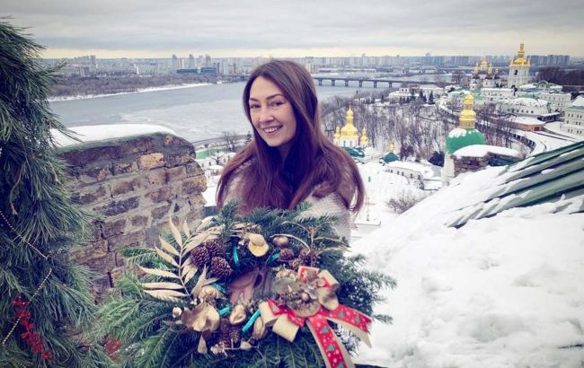 Шахраї за ніч зняли 30 тисяч гривень з карти: пограбували відому українську письменницю