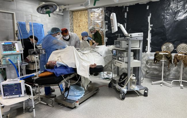 Після атаки РФ у Харкові відновили операції у військовому шпиталі