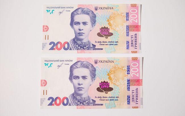 Отставание зарплат в Украине от соседних стран остается существенным