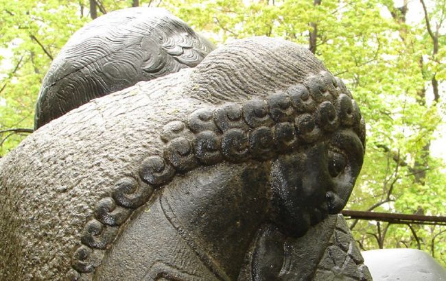 Хроники космической державы: в России провели конкурс по копанию могил (видео)