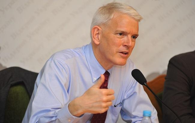 Екс-посол США анонсував відставку Яценюка вже цього тижня