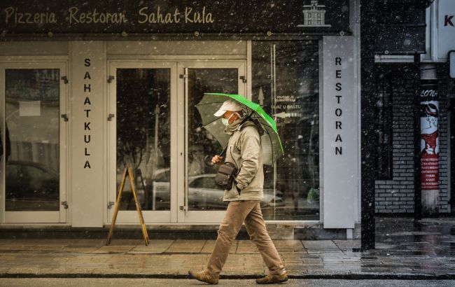 В Албании ужесточают карантин на праздники