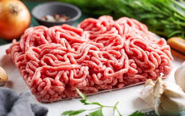 Ось які ознаки вказують на те, що фарш зіпсувався: викиньте, щоб не отруєтися