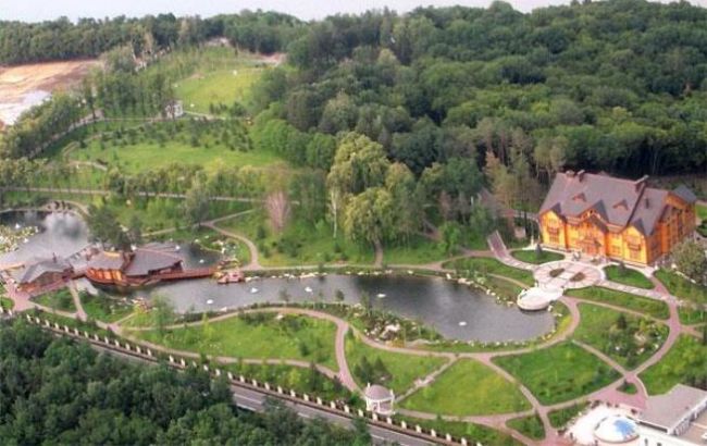 Суд наложил арест на ценности Межигорья