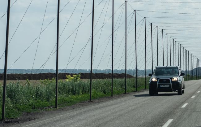 У Сумській області дороги закриватимуть антидроновими сітками: для чого це потрібно