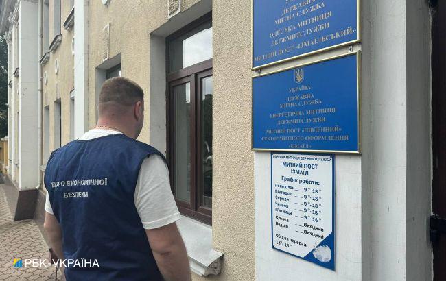 На Одеській митниці проводять обшуки у справі про експорт нелегального зерна, - джерела