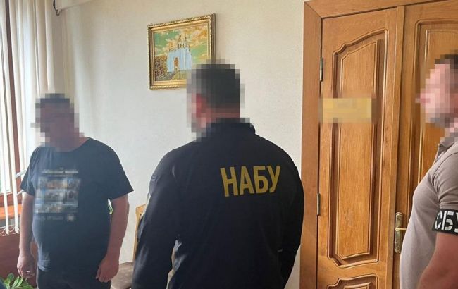 Хабар за землю й не тільки. Викрито заступника голови Рівненської облради