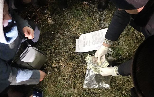 ГБР задержало львовского патрульного на взятке