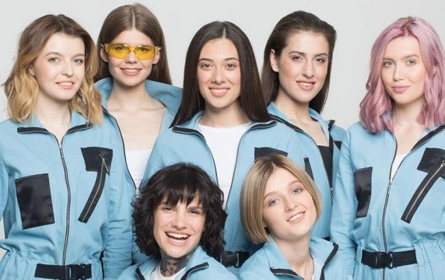 Гідрофільна олія і дитячий крем: що в косметичках у українських моделей