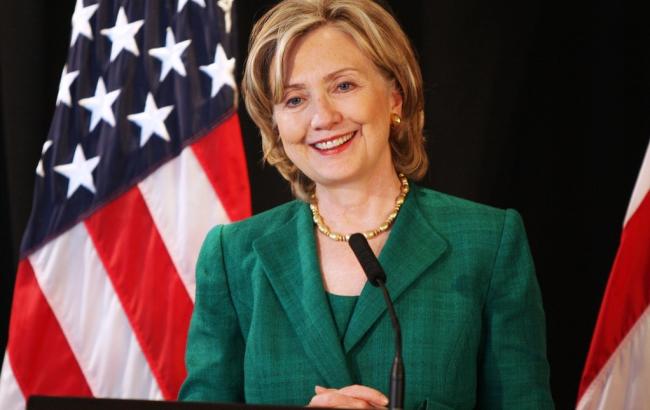 Клинтон: мы будем поддерживать работающих иммигрантов