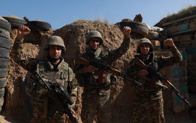 Азербайджан и Армения обвинили друг друга в обстреле позиций на границе