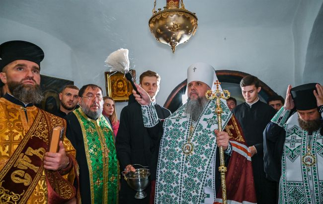 Историческое событие: Епифаний впервые совершил молитву в Дальних пещерах Киево-Печерской лавры