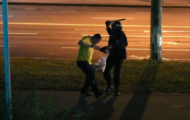 Помоліться за Білорусь: з'явилися промовисті фото найжорсткішої ночі протестів