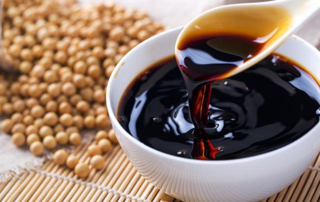Чи корисно вживати соєвий соус: який купувати в жодному разі не можна