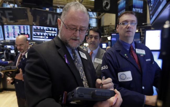 Цена нефти Brent упала до 78,4 долл./барр., WTI - до 74 долл./барр