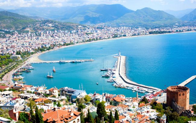 Україна увійшла в топ-10 країн по туристичному потоку до Туреччини