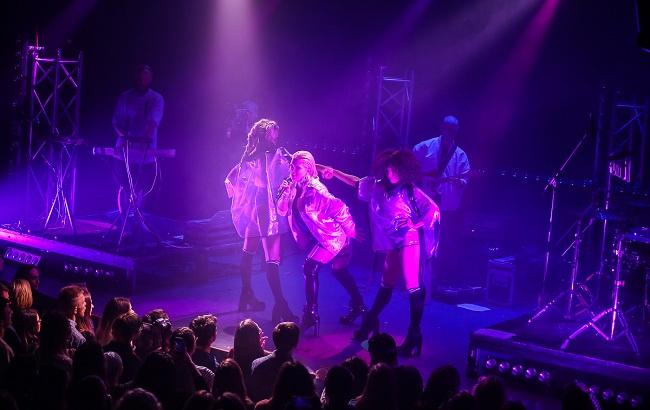 З балетом і неймовірним світловим шоу: у Києві відбувся концерт групи The Erised (фото)