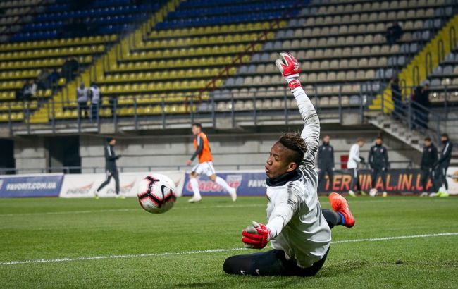 "Заря" расторгла контракт с бразильским вратарем