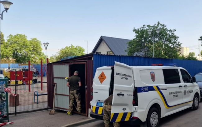 В Киеве что-то взорвалось в мусорнике: пострадали люди