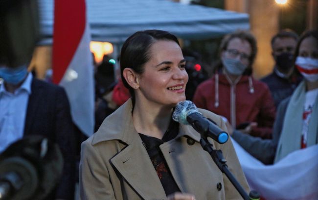 Лукашенко рассказал, как Тихановская покинула Беларусь