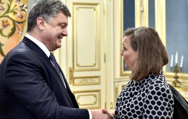 Порошенко обсудил с Нуланд усиление финансовой помощи США