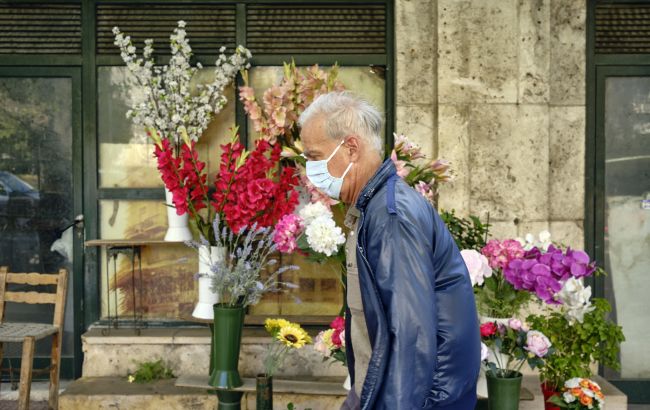 Число смертей и госпитализации не уменьшается: в Греции продлили локдаун