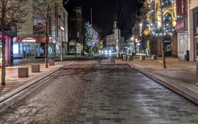 "Слишком рано об этом говорить": в Британии не знают, когда выйдут из локдауна