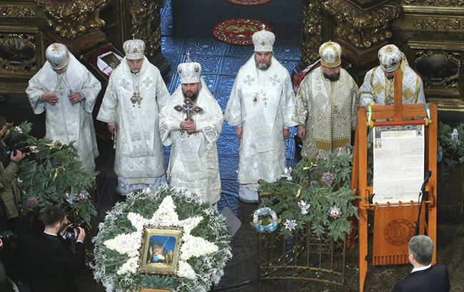 Верховный суд закрыл дело об отмене Томоса